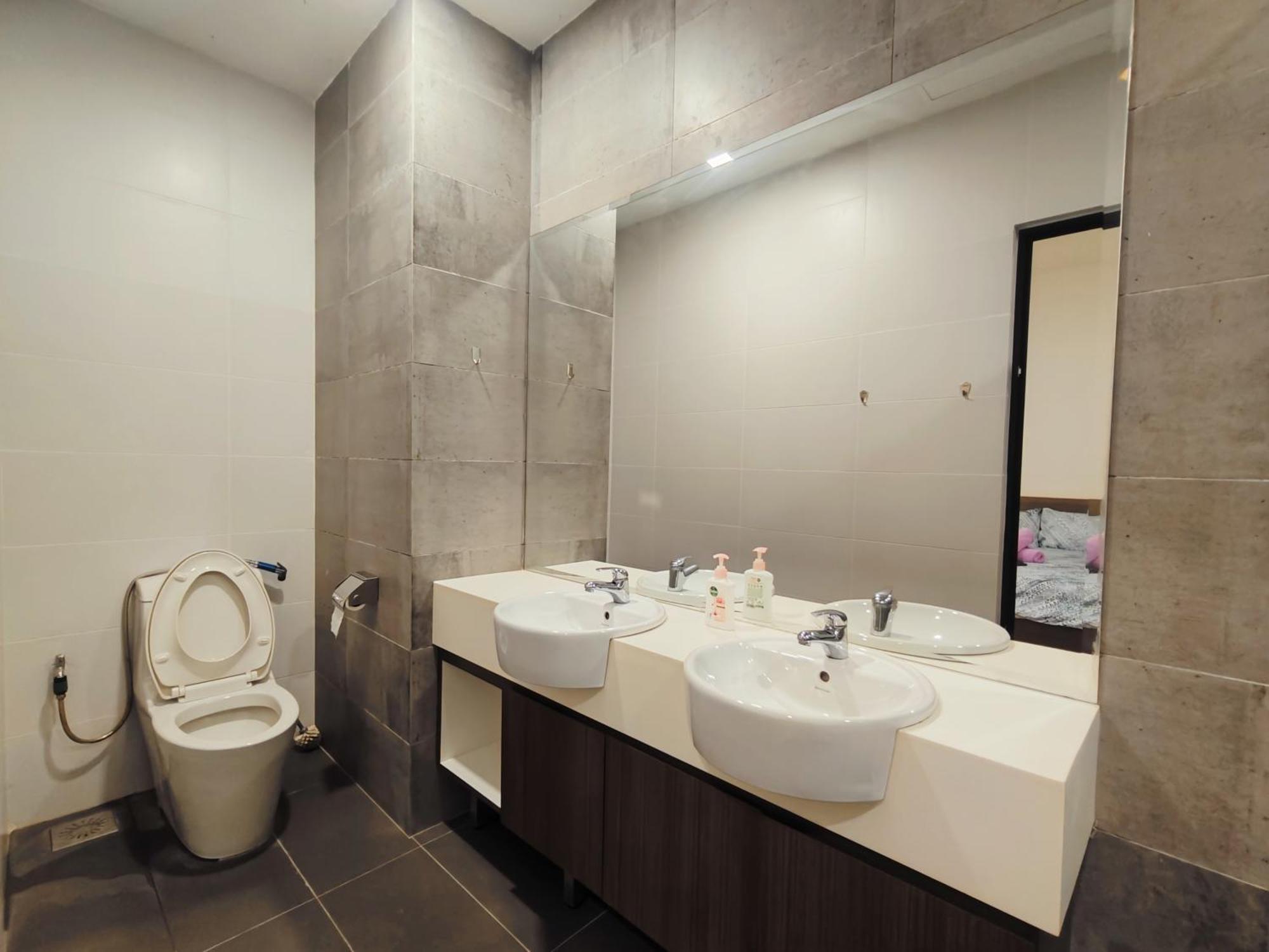 Muji Galacity Center 2br 3beds Entire